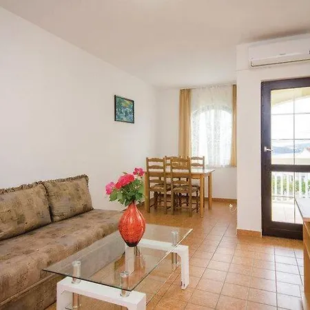 Iovo - Family One Bedroom With Terrace A1 *