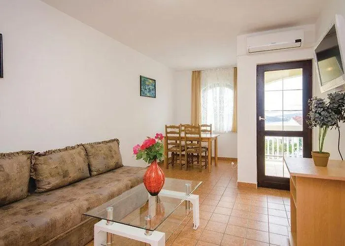 Iovo - Family One Bedroom With Terrace A1 *